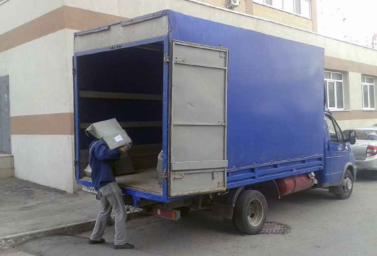 Перевезти автотранспортом маленькую коробочку догрузом из Челябинска в Губкинский