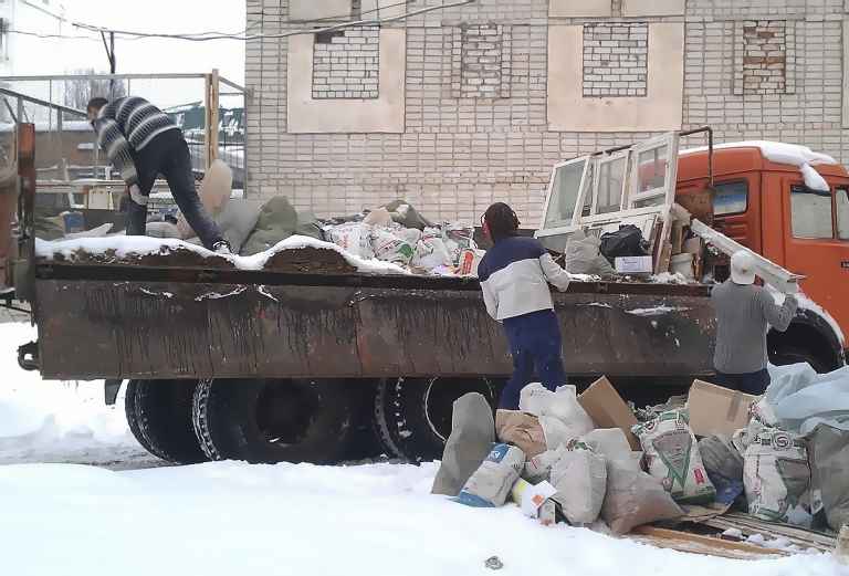 Вывоз мусора с грузчиками газель по Сызрани